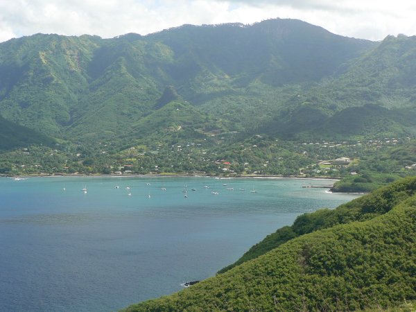 36- La baie et le village de Taiohae 